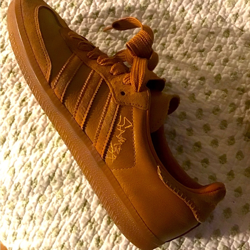 Johnathon Hill Adidas Samba’s in 91/2 men’s !